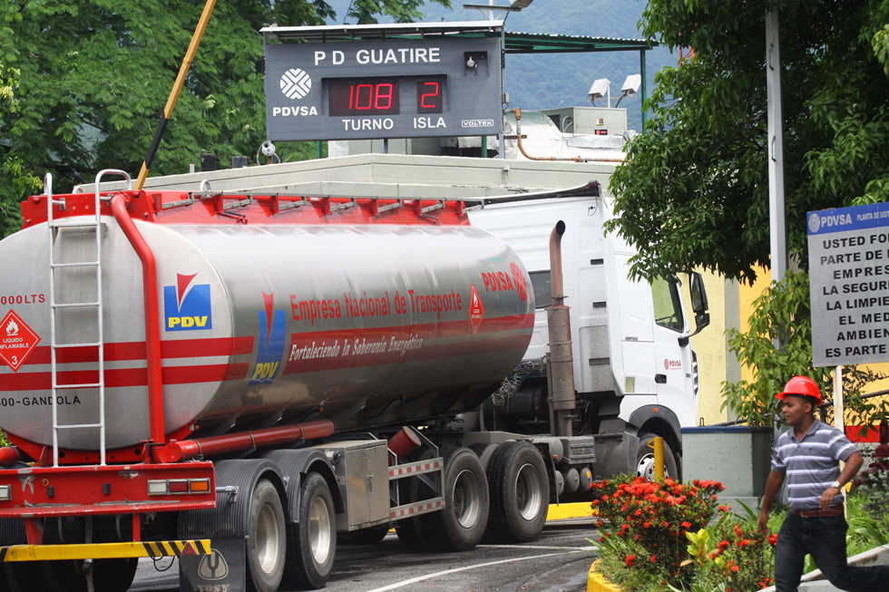 Suspenden suministro de gasolina al norte de Valencia