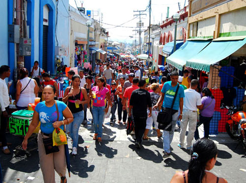 Caos en el centro de Valencia el último domingo del 2013