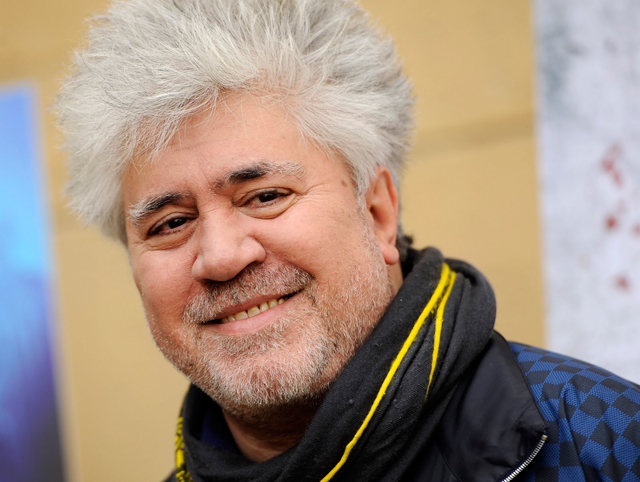 ¿Por un pezón y una gota de leche materna?  Este póster de la nueva película de Almodóvar fue censurado por Instagram