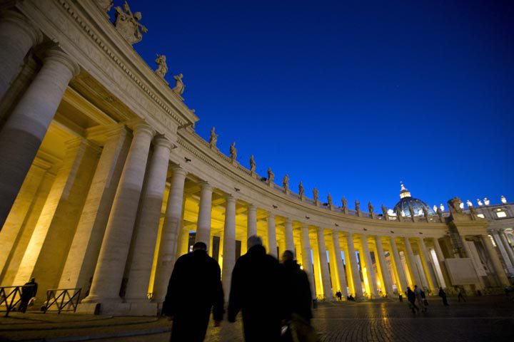 Un hombre se prende fuego en la plaza San Pedro del Vaticano