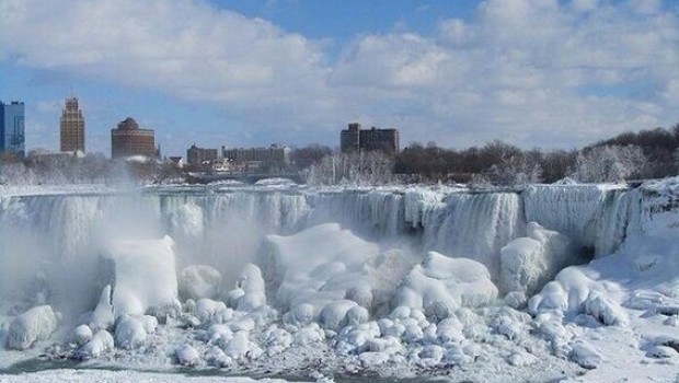 Se congelaron las cataratas del Niágara (Foto)