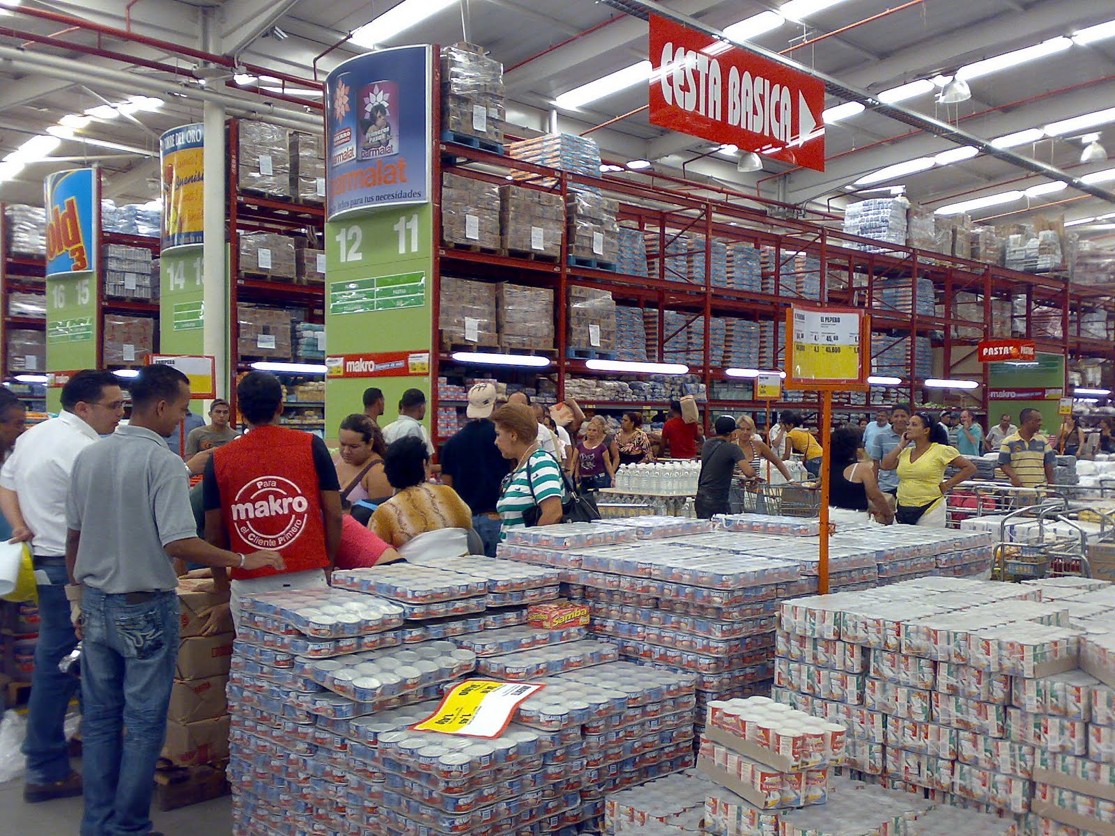 Sumat realiza operativo en Makro La Yaguara