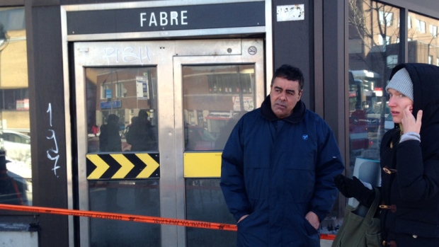 Murió estrangulada al engancharse su bufanda en la escalera mecánica del Metro