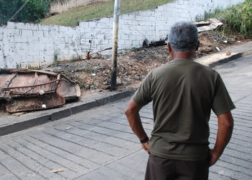 En silencio, incrédulos y consternados se mantienen vecinos de La Manguita