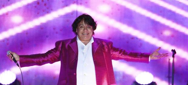 ¿Messi le robó los trajes a Juan Gabriel? (Fotos)