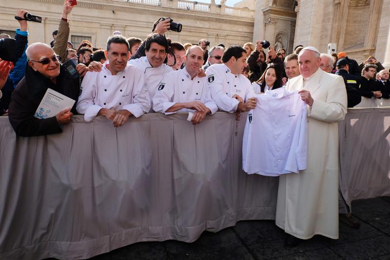 Entregan al Papa un helado de sabor “Francisco”