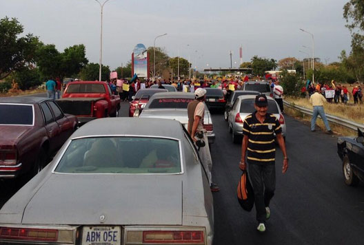 Reportan cierre del Puente sobre el Lago de Maracaibo por protesta