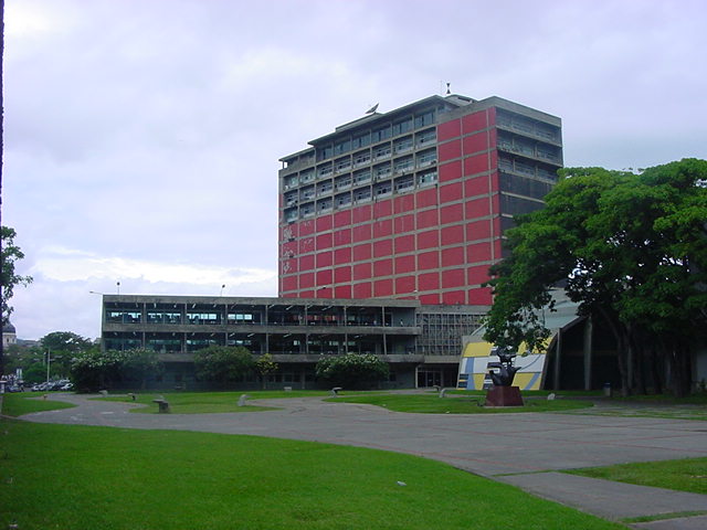 Ocupan “temporalmente” terrenos de la UCV en Macaracuay