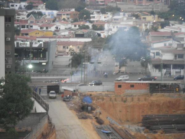 Reportan barricadas en varios sectores de Valencia (Fotos)