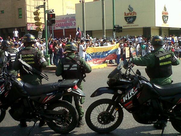 GNB y PoliCarabobo cierran perímetro de la Av. Cedeño de Valencia (Fotos)