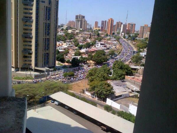 Marabinos vuelven a la Plaza de la República (Fotos)