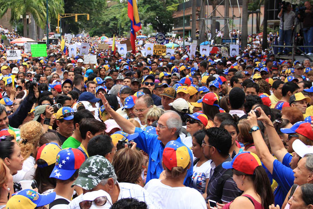 Antonio Ledezma: Maduro, Venezuela está de luto