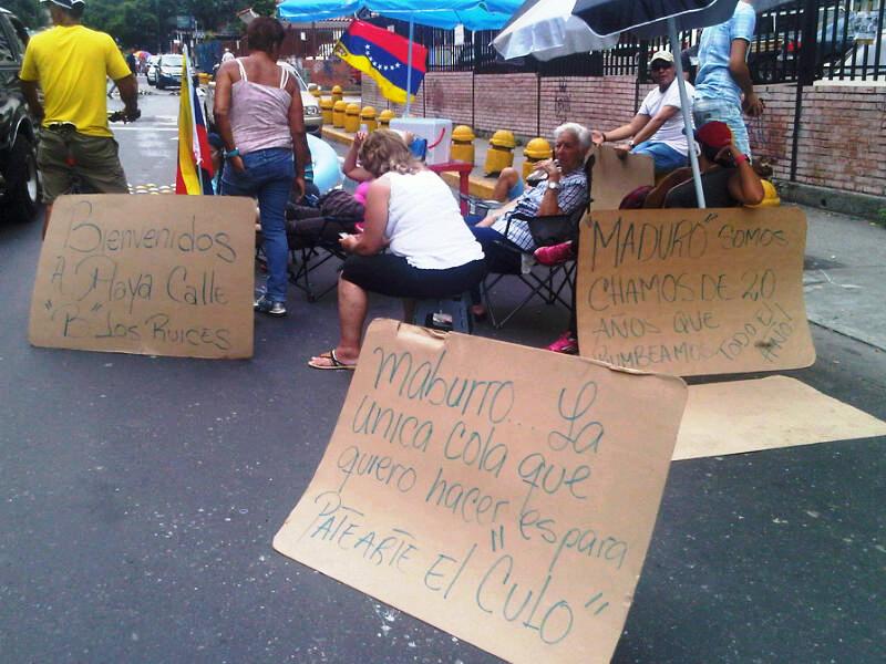 Instalaron una “Playa” frente a VTV (Fotos)