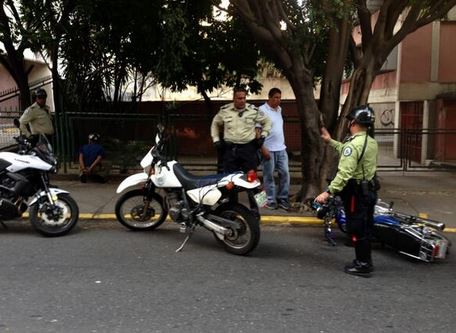 Un antisocial muerto y tres detenidos en tres procedimientos de PoliChacao (FOTOS)