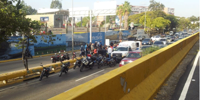 Retraso en la Cota Mil por accidente con motorizado