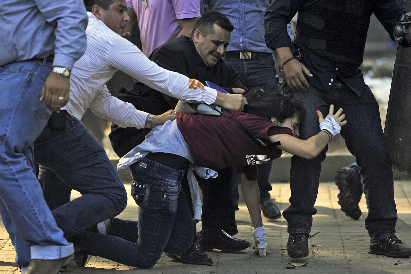 Estudiantes detenidos fueron torturados con electricidad