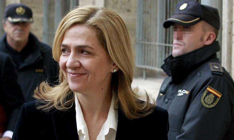 Hija del rey Juan Carlos atribuyó a su marido gestiones en empresa conjunta