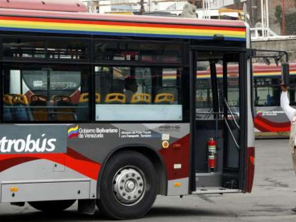 Continúan suspendidas cuatro rutas de Metrobús #27M