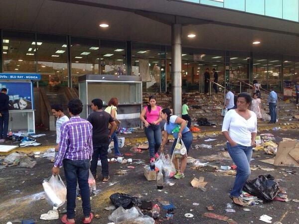 Muere joven durante saqueos en Maracay (Fotos)