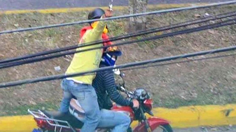 Encuentre las diferencias entre un tupamaro en TV y uno en la calle (FOTO)