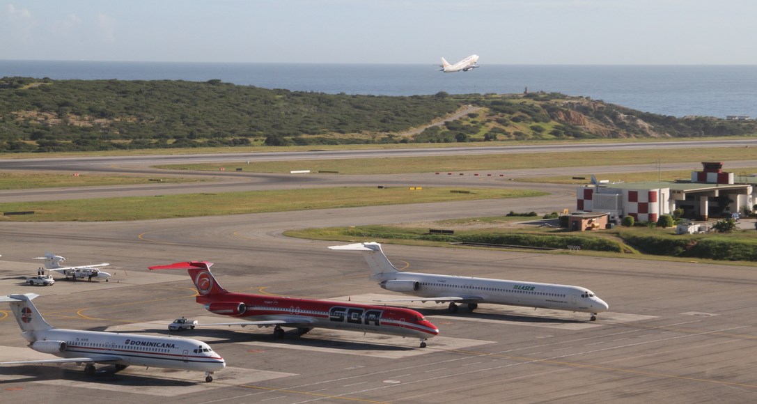 Tarifas aéreas serán publicadas en dólares a través de portales web