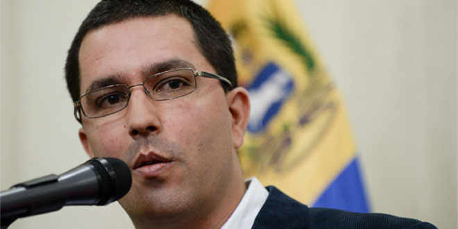 Arreaza: Sigan encabezando guarimbas que todos van a terminar tras las rejas