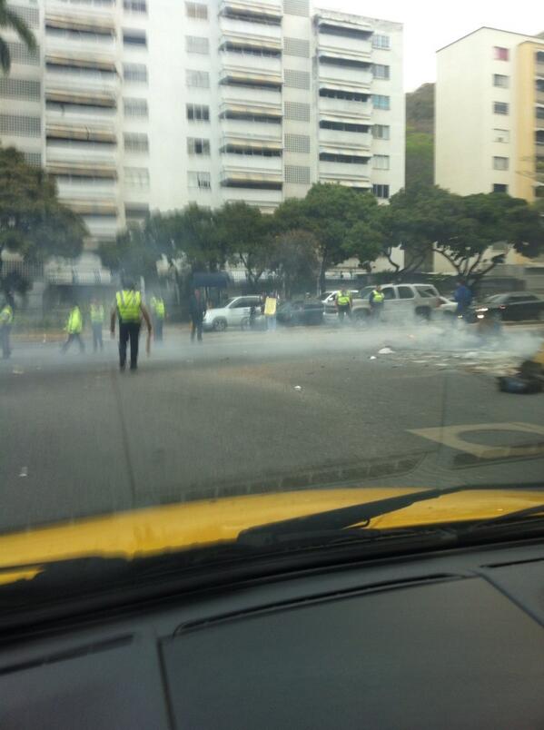 Barricadas en el bulevar de El Cafetal (Fotos)