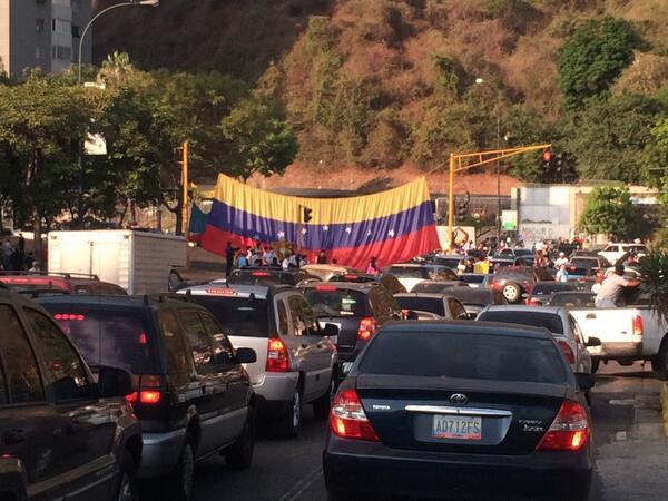 Caurimare sin paso: Vecinos alzan su voz en la calle (Fotos)