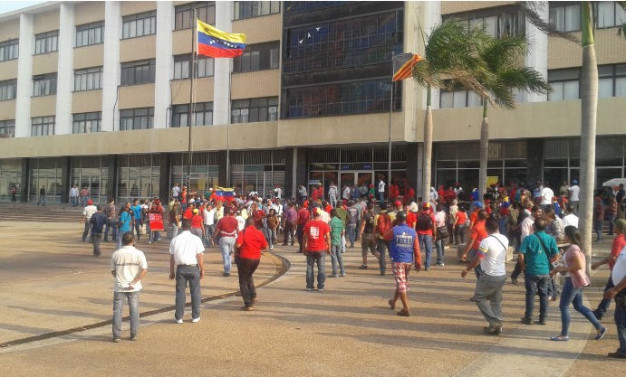 Así fue la agresión de los chavistas a periodistas del diario El Impulso (Video)