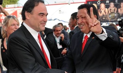 Oliver Stone dice que extraña la presencia de Chávez