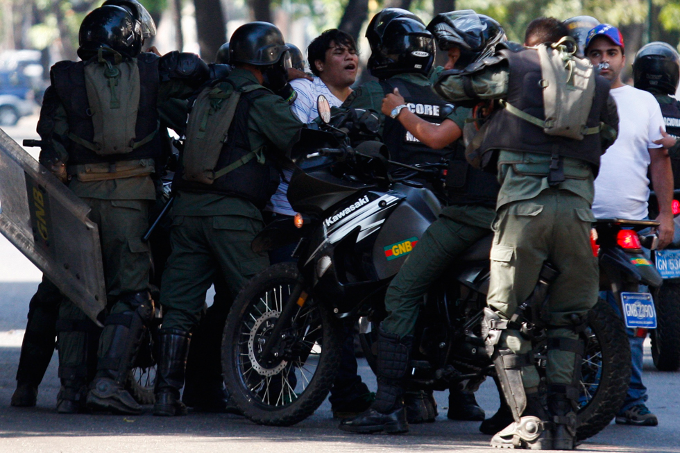 Ministra de la Defensa: Nos tildan de represores, nosotros no lo somos