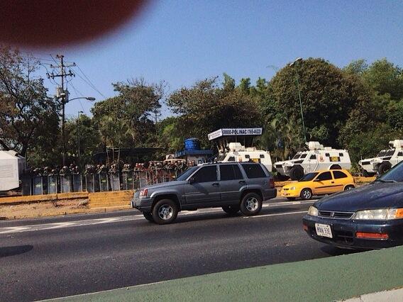 Reportan presencia de GNB en Plaza Venezuela (Fotos)