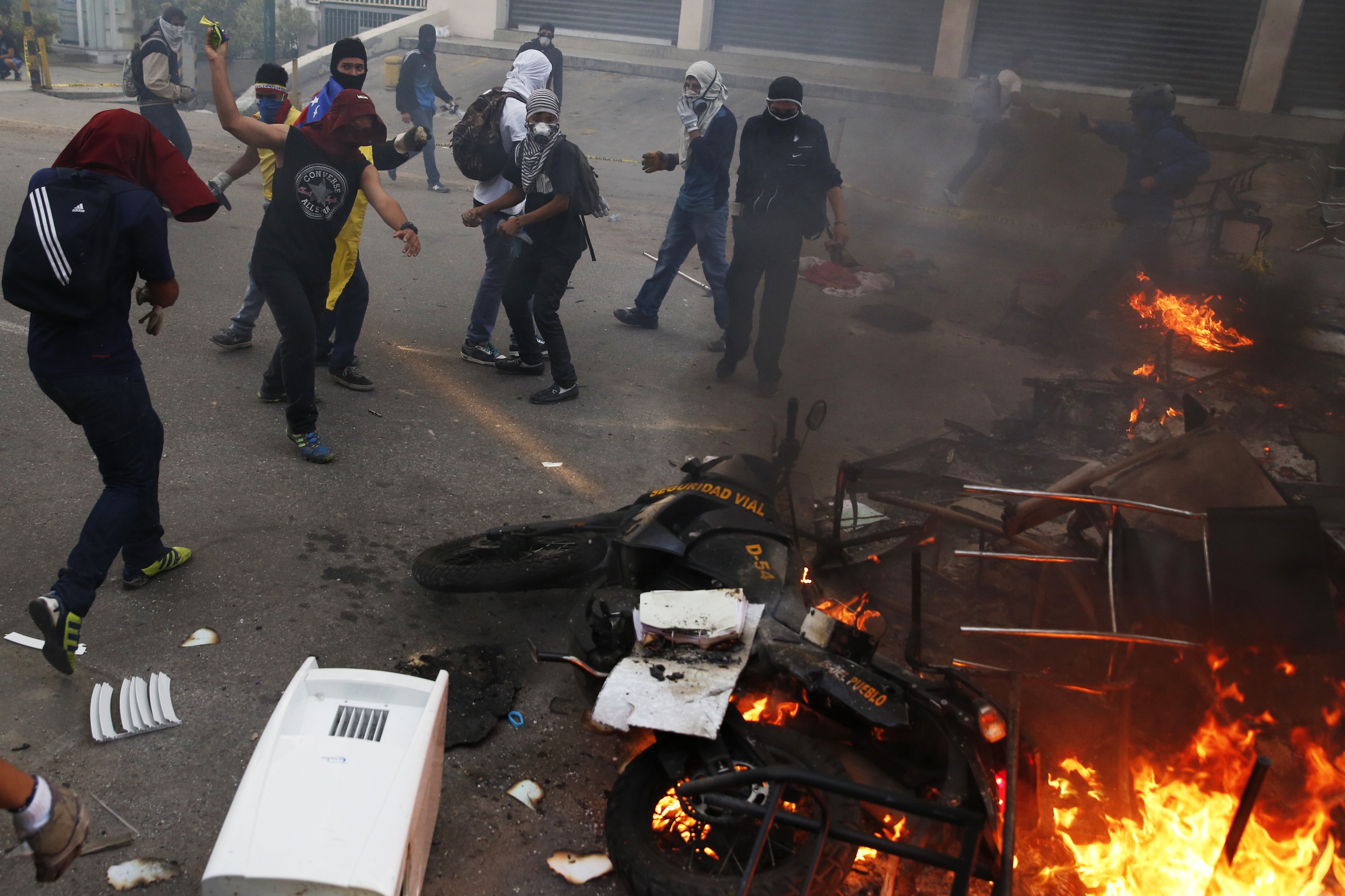 Alcalde de Chacao: Permiten vandalismo y después reprimen a los vecinos