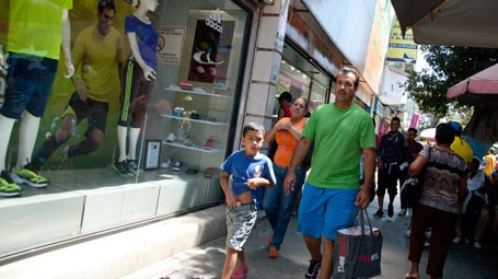 Comerciantes de Mariño comienza a sentir situación del Puerto Libre