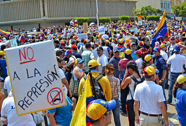 Jóvenes zulianos marcharon en respaldo al sector universitario (Fotos)