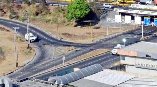 Heridos dos efectivos de la GNB que despejaban vías en Carabobo