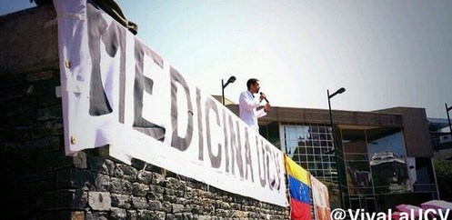 Clase magistral de medicina en la plaza Alfredo Sadel (Fotos)