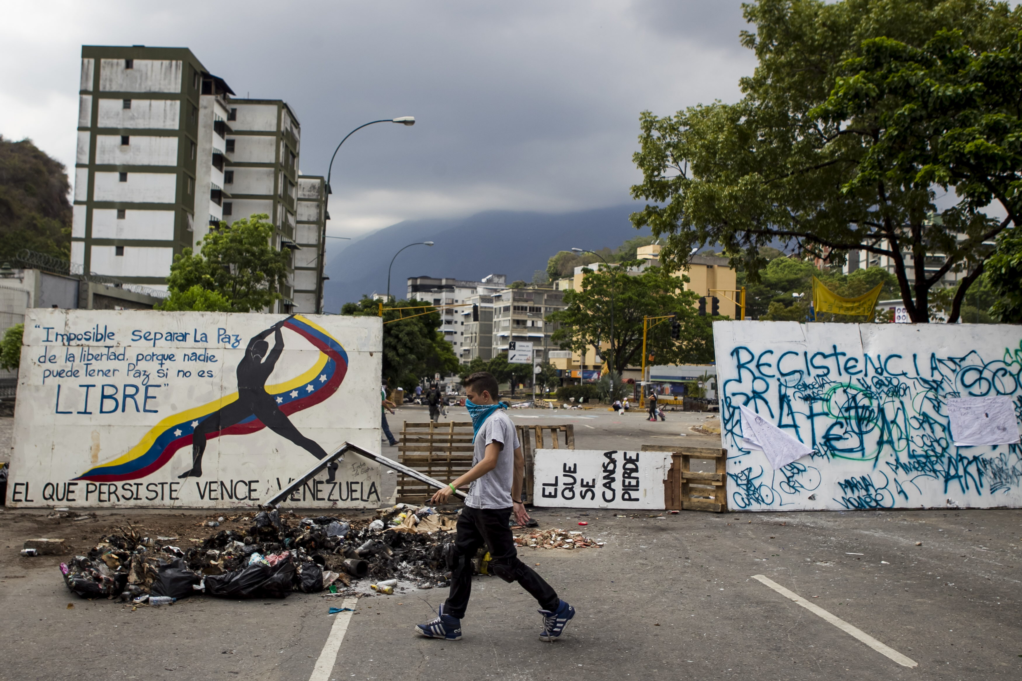 Maduro y oposición intercambian acusaciones en vísperas de regreso de Unasur