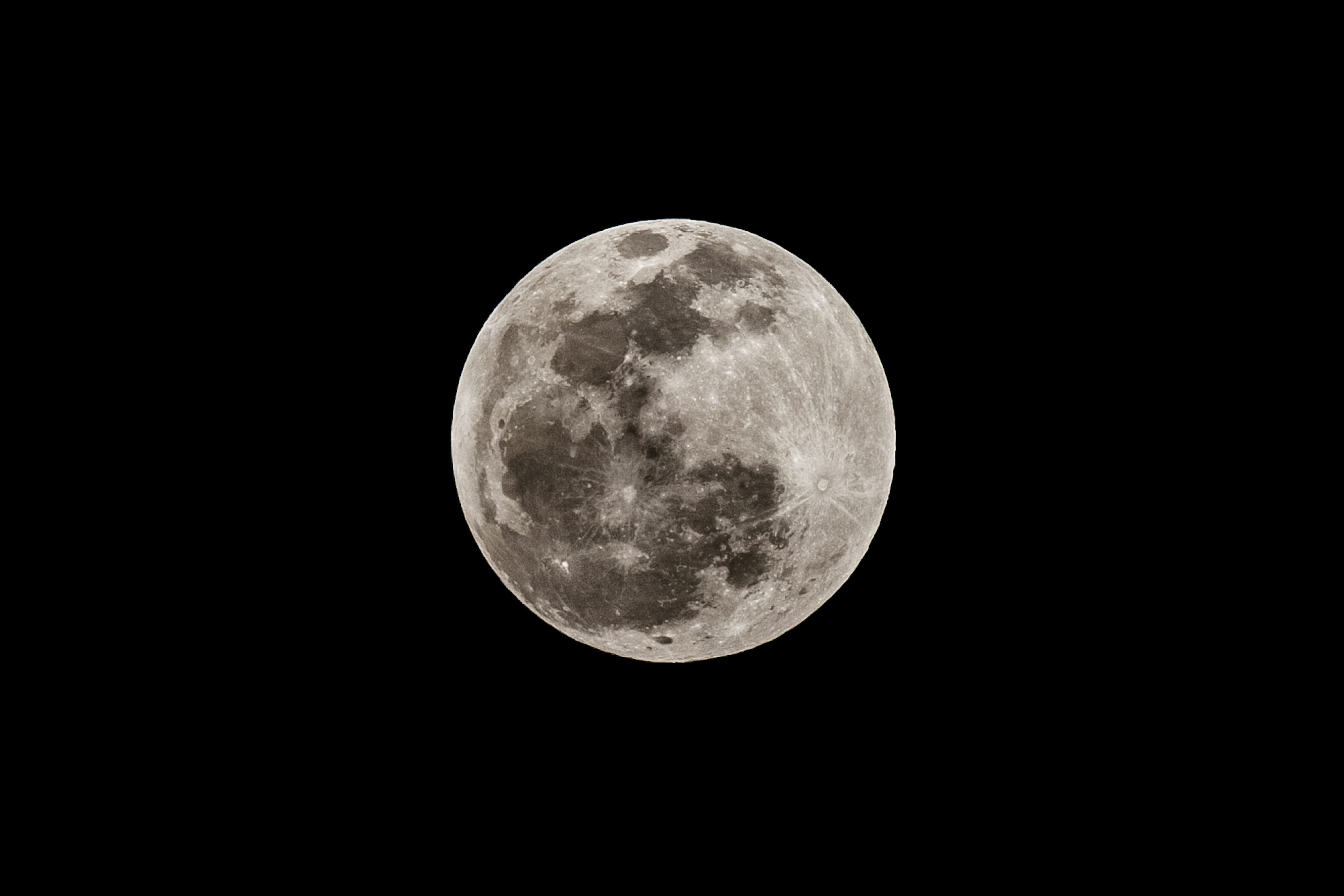 La luna llena y el eclipse en Caracas (Fotos)