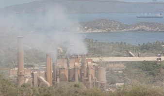 Polvillo de planta Cemex sigue afectando a vecinos de Guanta