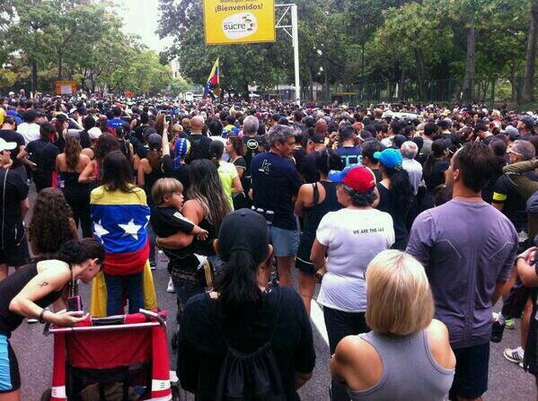 Deportistas corren en contra de la violencia desde Parque Miranda #13A (Fotos)