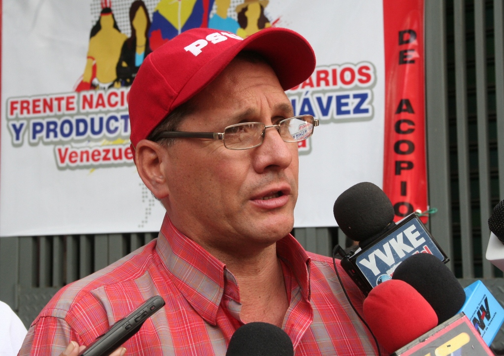 Diputado del Psuv acepta que se han cometido errores en materia económica