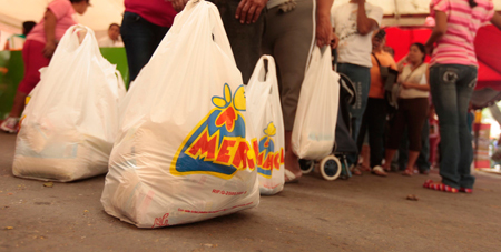 Dos personas heridas en venta de comida en Las Casitas