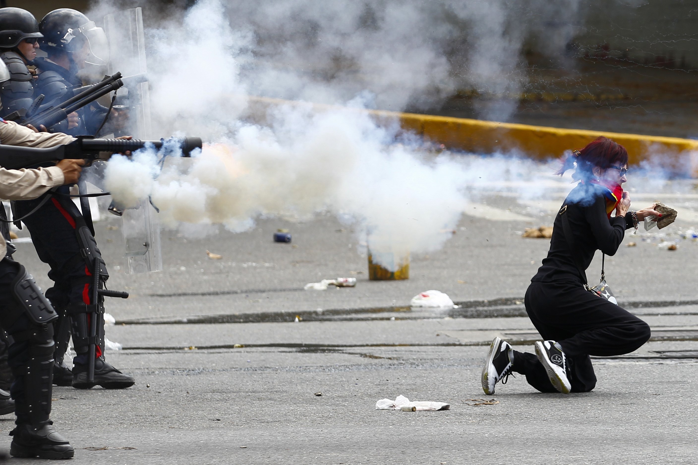 Un domingo de terror y represión vivieron vecinos de El Cafetal (Fotos)