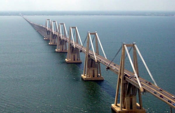 Hombre muere ahogado tras lanzarse del Puente sobre el Lago de Maracaibo