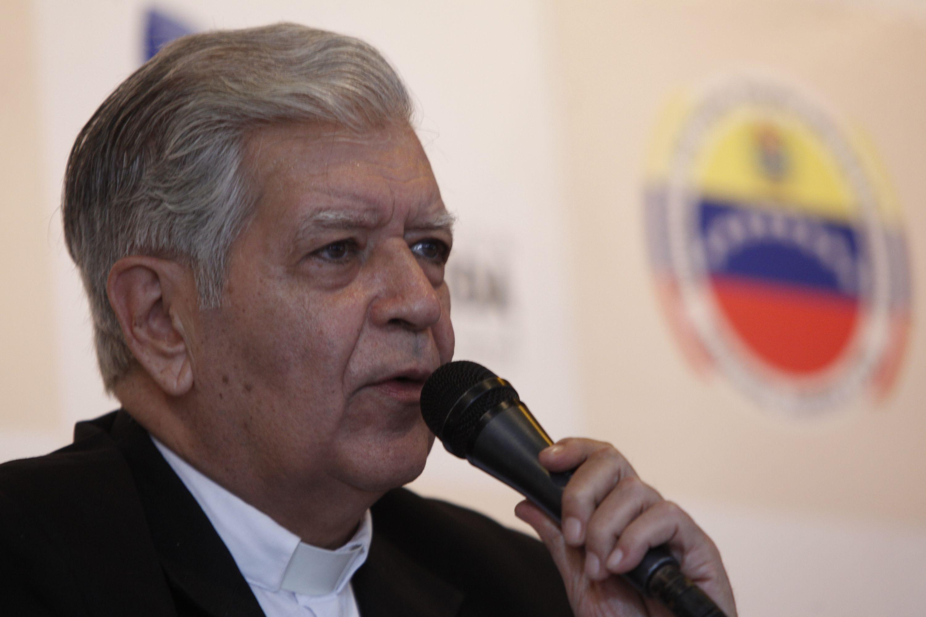 Cardenal Urosa pide a los venezolanos mantener la calma ante la escasez