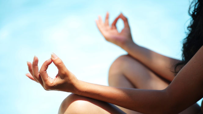 Posturas de yoga para desterrar el dolor de cabeza