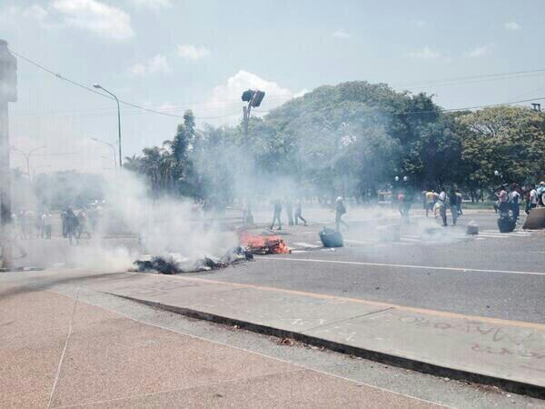 Al menos ocho heridos y tres detenidos tras manifestaciones en El Cardenalito