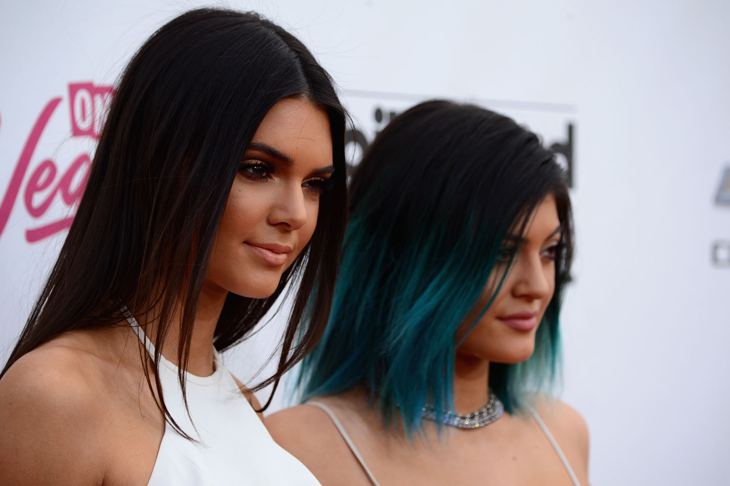 Calladitas se ven bien bonitas las hermanitas de las Kardashian (FOTOS)