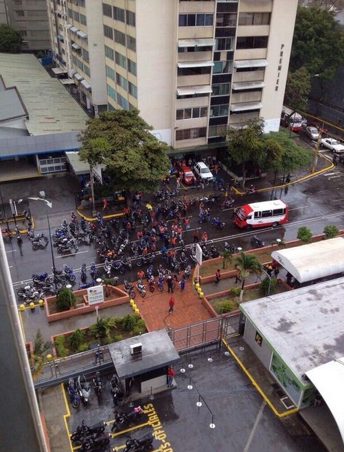 Motorizados protestaban en las inmediaciones del Intt (Foto)